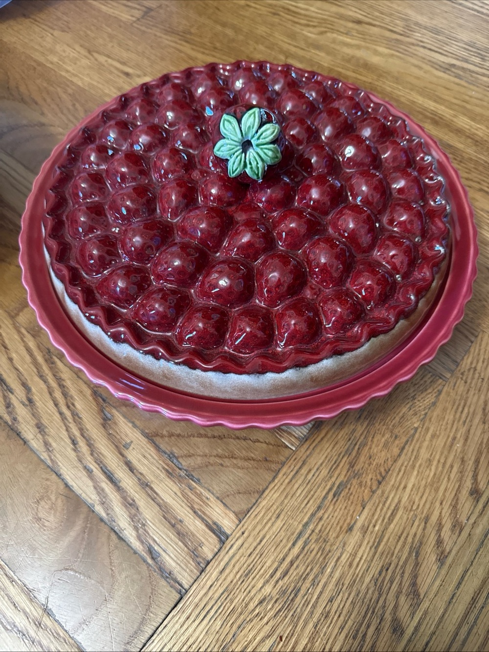 Red Ceramic Pie Dish with Green Leaf Knob Lid